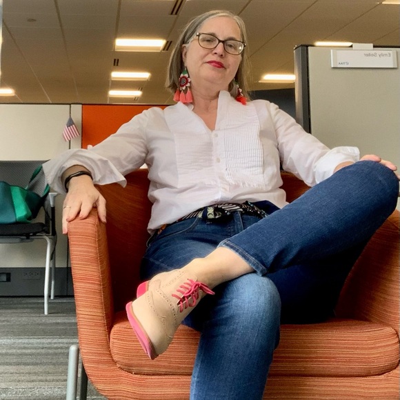 Meet your Posher, Andrea - Picture 2 of 4